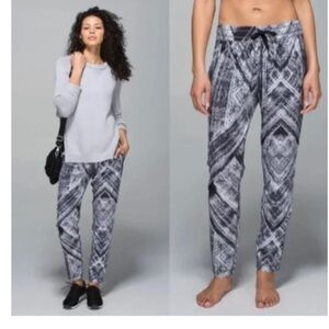 ❤️ LULULEMON Namaskar pants Heat Wave White Black B28